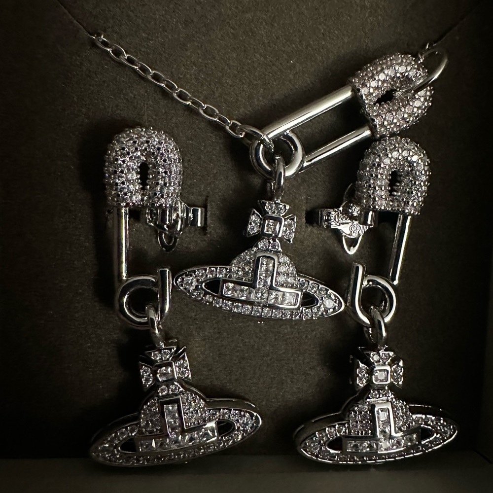 Vivienne Westwood Set Lucrece Pendant Necklace & Earrings NIB Silver tone - Picture 14 of 14